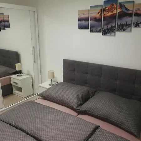 Apartman Oto 1 Apartman Oto 2 Upska 490, *