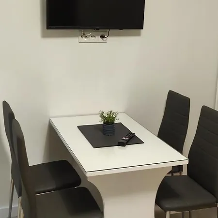 Apartman Oto 1 Apartman Oto 2 Upska 490, *