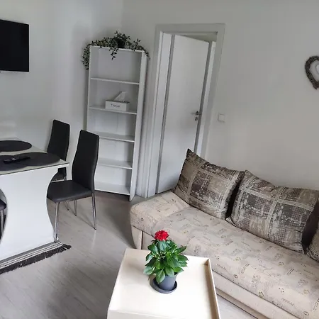 Apartman Oto 1 Apartman Oto 2 Upska 490,