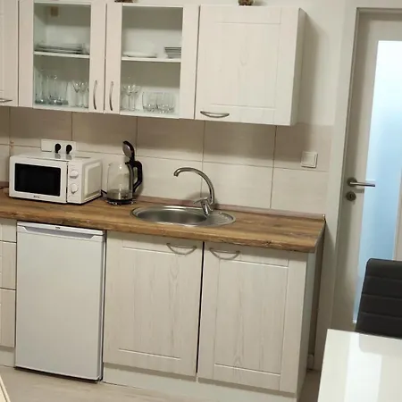 Apartman Oto 1 Apartman Oto 2 Upska 490, *